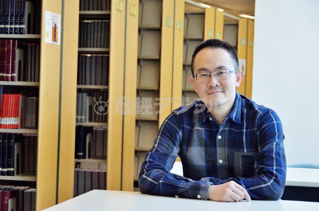 香港教育大学のアレックス・チャン講師＝２０１４年１月１７日（渡辺武達さん提供）