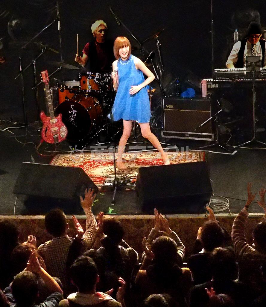 バンド「黒木渚」のギターボーカル、黒木渚さん＝２０１３年１１月３０日（鋤田正義さん撮影）