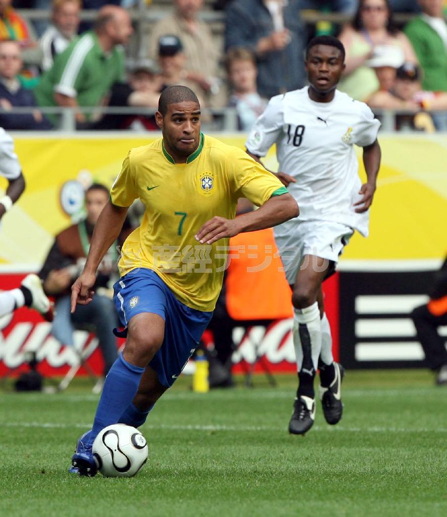 サッカーの元ブラジル代表ＦＷ、アドリアーノ＝２００６年６月２７日、ドイツ・ドルトムント（小倉元司撮影）