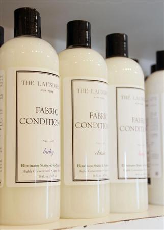 素肌に直接触れる布地が柔らかく仕上がる柔軟剤「ファブリックコンディショナー」（４７５ｍｌ＝２５２０円）