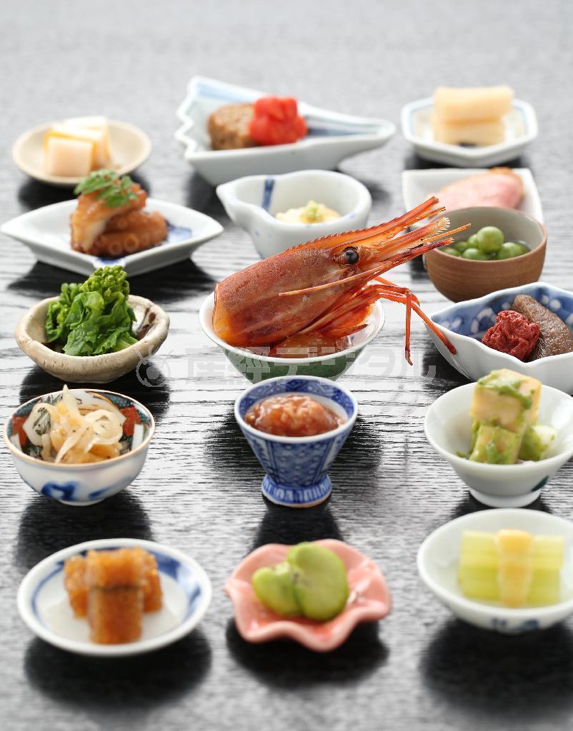 京都の様々な旬の味を楽しめる「豆皿料理」の数々