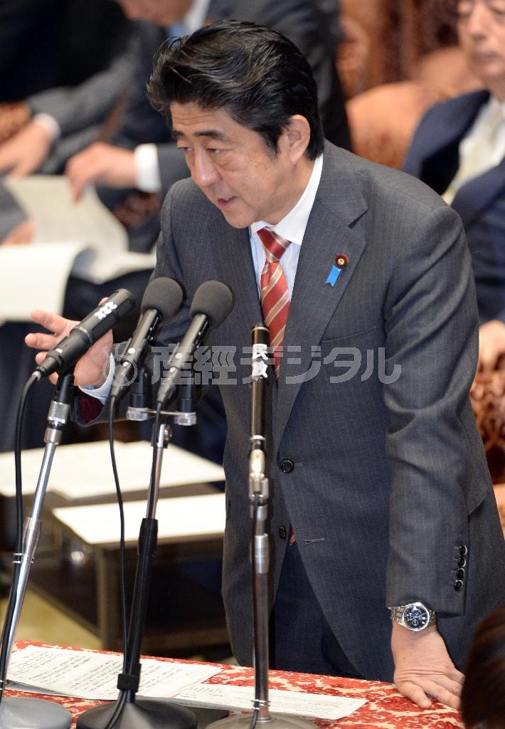 衆院予算委員会で答弁する安倍晋三（しんぞう）首相＝２０１４年２月２４日、国会（酒巻俊介撮影）