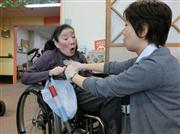 言語聴覚士と発語と発声の訓練をする＝埼玉県川越市の霞ヶ関中央クリニック