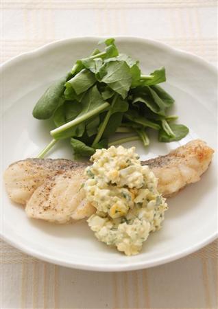 たらのムニエル＿ゆずこしょう風味のタルタルソース添え。※２２１ｋｃａｌ、塩分１．３グラム（１人分）