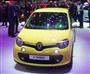 仏ルノーが発売する小型車「トゥインゴ」。独ダイムラーと車台を共通化した
