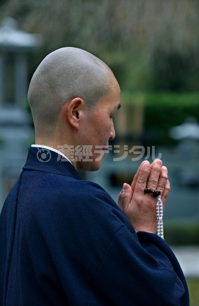 日蓮宗系の尼僧、鈴木日宣（すずき・にっせん）さん＝２０１３年１１月２８日、千葉県内（瀧誠四郎撮影）