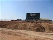 建設が進む大手ビール会社カールスバーグのバゴー工場＝バゴー工業団地（宮野弘之撮影）