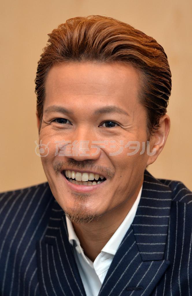 ＥＸＩＬＥ＿ＡＴＳＵＳＨＩさん。最近、サングラスを外し、露出するようになった瞳はとても優しい＝２０１４年３月３日、東京都内（三尾郁恵撮影）