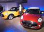 ７年ぶりに全面改良される新型「ＭＩＮＩ」＝２５日午前、東京都港区