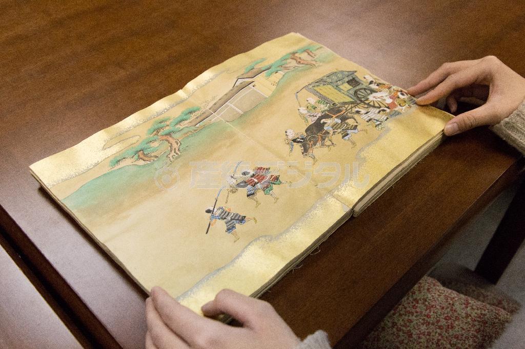 色鮮やかな「平家物語」絵本＝２０１４（平成２６）年３月１１日、東京都日野市（明星大学＿有志学生記者撮影）