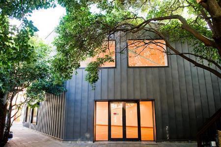 東京・表参道の「ＢＡ－ＴＳＵアートギャラリー」＝２０１１年９月１２日（提供写真）