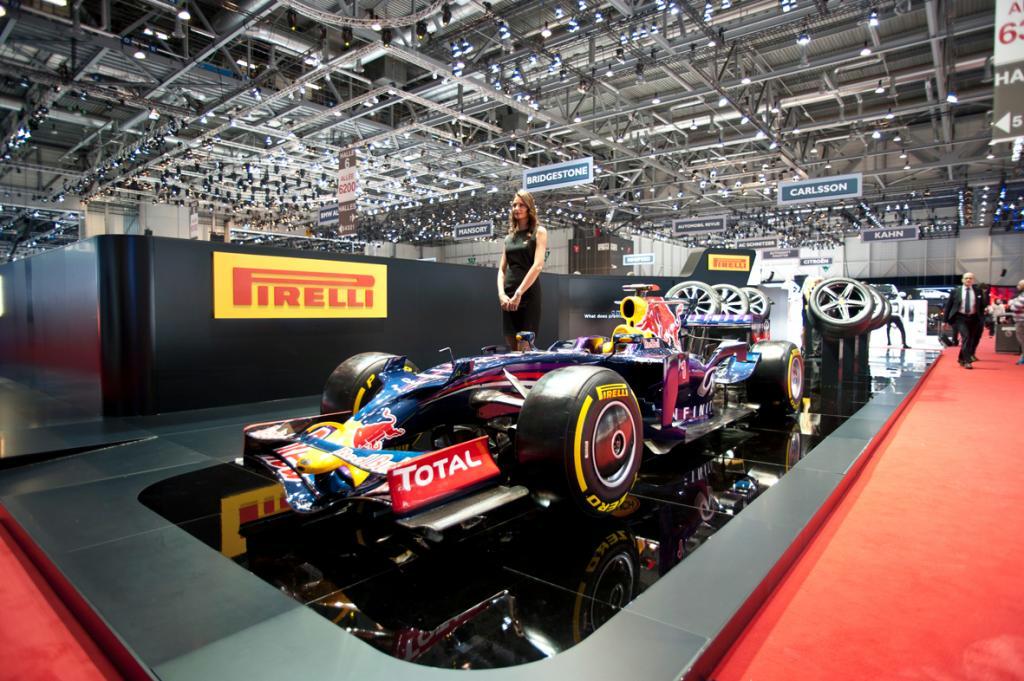 ジュネーブモーターショーでは、多くのプレステージカーがピレリタイヤを装着して登場