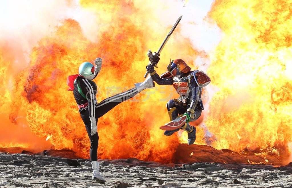 映画「平成ライダー対昭和ライダー＿仮面ライダー大戦＿ｆｅａｔ．スーパー戦隊」（柴崎貴行監督）。３月２９日公開（東映提供）。（Ｃ）「仮面ライダー大戦」製作委員会、（Ｃ）石森プロ・テレビ朝日・ＡＤＫ・東映ＡＧ・東映ビデオ・東映