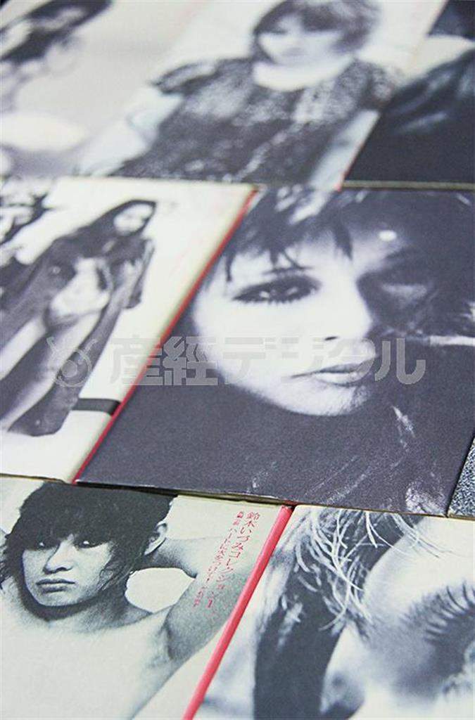 文遊社の『鈴木いづみコレクション』全８冊はすべて荒木経惟（のぶよし）のモノクローム写真で飾られた。自殺して１０年目の刊行だった。みんなが『鈴木いづみが還ってきた！」と感じた（小森康仁さん撮影、松岡正剛事務所提供）