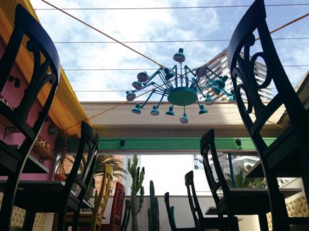 アボカド料理専門店「カフェグリーンバター茶屋町」４階のテラス席