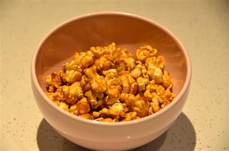 「カフェホリデー茶屋町」で食べられる「ハワイアンポップコーンマカダミアナッツ」