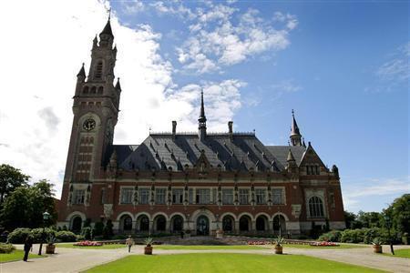 国際司法裁判所があるオランダ・ハーグの平和宮＝２０１２年７月（ＡＰ）