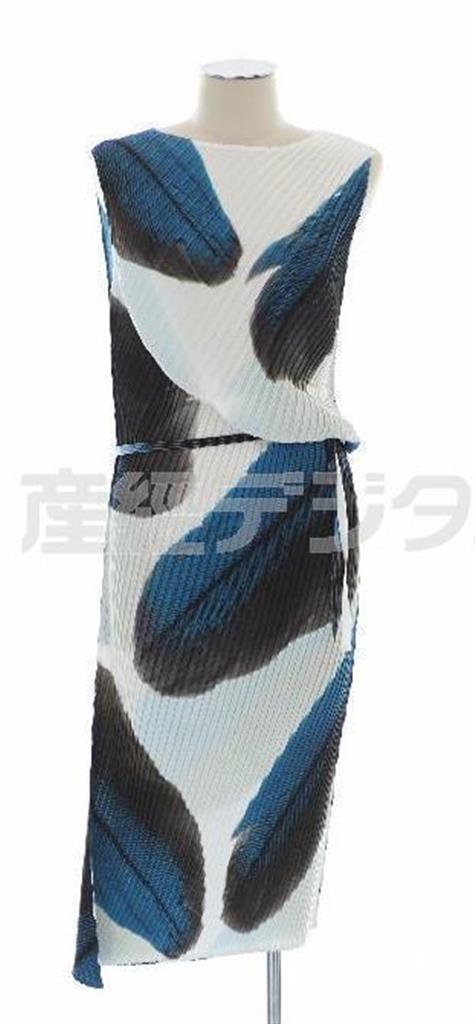 小松宏誠（こうせい）さんとのコラボレーションから生まれた「ＦＬＯＡＴＩＮＧ＿ＦＥＡＴＨＥＲ」（９万７２００円）。伊勢丹新宿店と阪急うめだ本店でイベント期間中に販売される（提供写真）