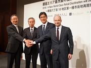 松坂屋銀座店の跡地などに建設する複合施設について記者会見したJ・フロントリテイリングの山本良一社長（右から２人目）、森ビルの辻慎吾社長（同３人目）ら＝２日、東京都千代田区