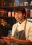 オーナーシェフの山本知（さとる）さん。優しげな雰囲気の“癒し系”だが、料理に対する情熱は熱い＝２０１４年３月２０日、京都市中京区（恵守乾撮影）