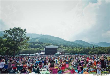 国内最大級の野外音楽フェスティバル「フジロック・フェスティバル」＝２０１３年７月２６日、新潟県南魚沼郡湯沢町の苗場スキー場。（Ｃ）宇宙大使☆スター