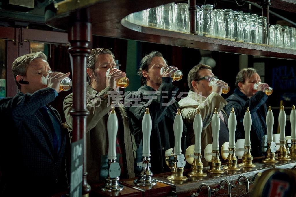 映画「ワールズ・エンド酔っぱらいが世界を救う！」（エドガー・ライト監督）。４月１２日公開（アンプラグド提供）