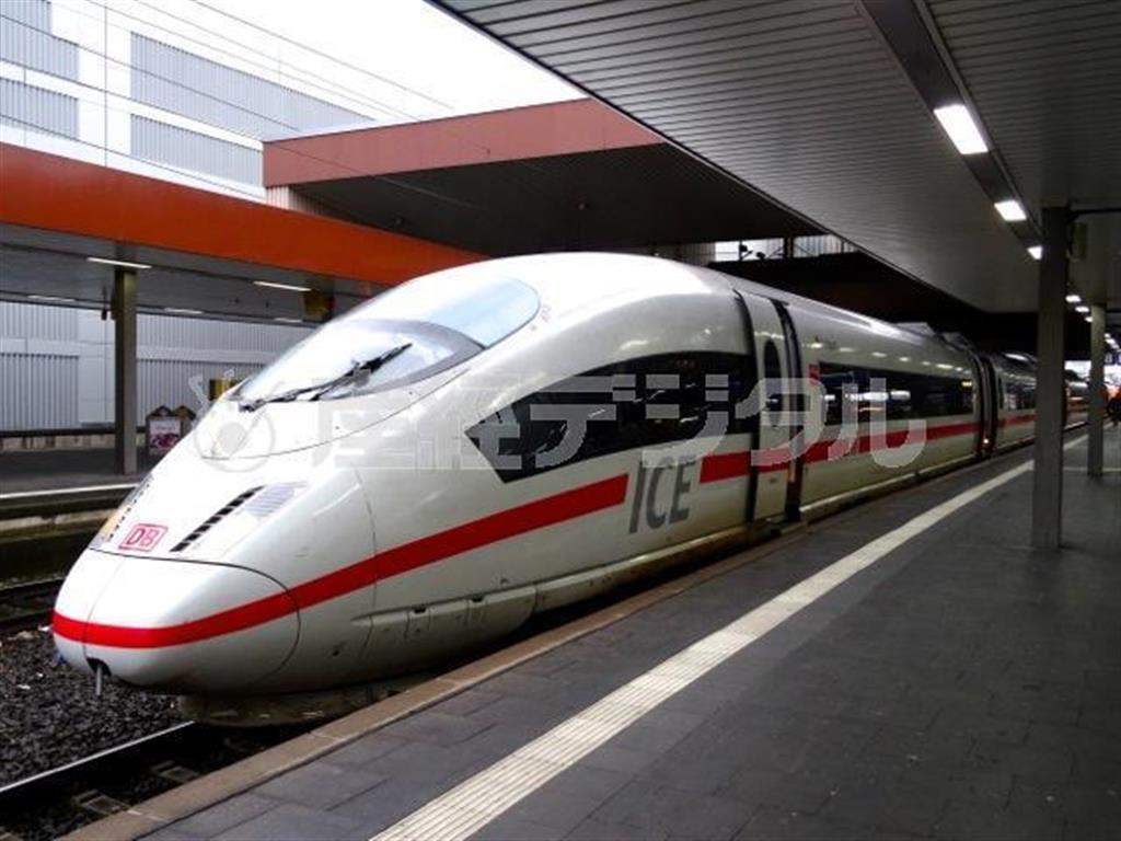 流線型のボディがなかなかおしゃれなドイツ版新幹線ＩＣＥ