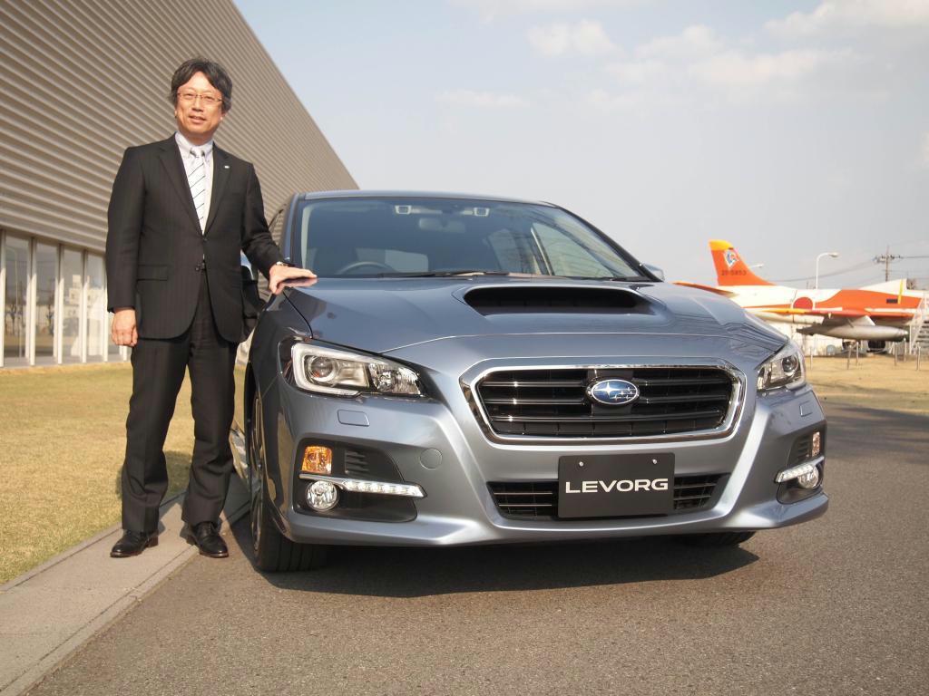 富士重工業の「レヴォーグ」