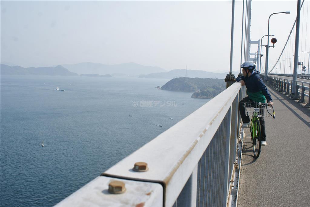 ３６０度海！＿しまなみ海道のサイクリングはまるで空を飛んでいるかのような開放感＝２０１４年４月１０日、愛媛県（塩塚夢撮影）