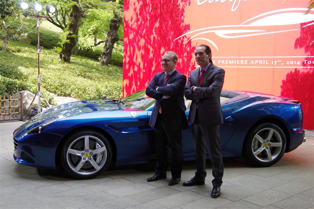 フェラーリＳ．ｐ．Ａフェラーリ極東エリア統括マネージング・ディレクターのジュゼッペ・カッターネオ氏（右）