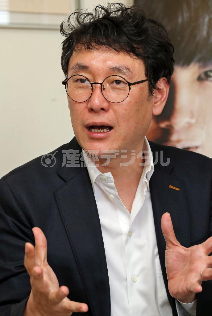 「心の中に住む『怪物』と真剣に対峙してほしい」と語るチャン・ジュナン監督＝２０１４年３月１７日、東京都港区（宮崎裕士撮影）