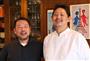 洋食レストラン「ｂｉｓｔｒｏ＿Ｓｅｐｔ（ビストロ＿セプト」の遠山忠芳店長（右）と三条室町本店の緒方博行店長。料理にフレンチのテイストを吹き込む＝２０１４年４月８日、京都市中京区（恵守乾撮影）