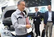 中国向けのＨＶ開発について説明するトヨタ自動車研究開発センターの松本真一副総経理＝２２日、江蘇省常熟市
