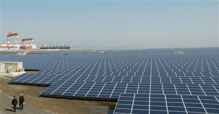 大分ソーラーパワーが運営する、稼働中では国内最大のメガソーラー＝２３日、大分市