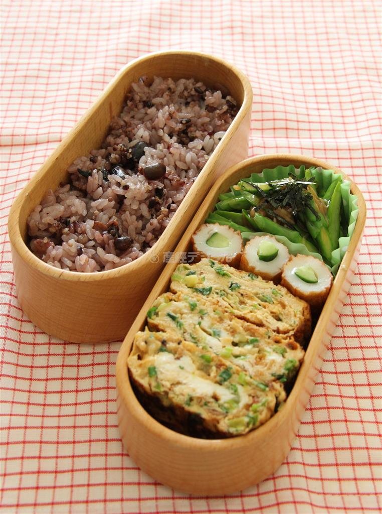 桜エビ入り卵焼き弁当。※４９８ｋｃａｌ、塩分２．７グラム（１人分）