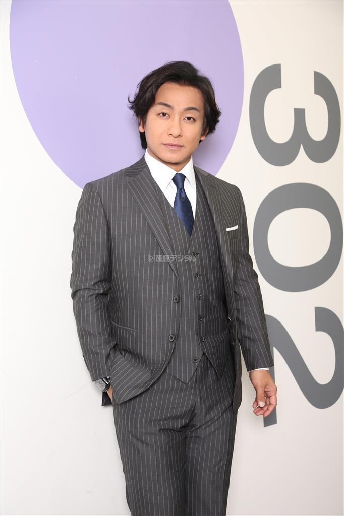 歌舞伎俳優、片岡愛之助さん。［衣裳協力］スーツ８万５３２０円、ベスト２万４８４０円より（パターンメードオーダー対応のみ）。シャツ１万２９６０円、ネクタイ９６１２円、チーフ４１０４円。※時計は片岡愛之助さんの私物（大石一男さん撮影）