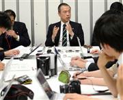 ２０１４年３月期決算を発表する東京ガスの広瀬道明社長（中央）＝２８日、東京都千代田区