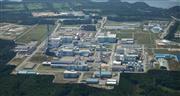 核燃料サイクルの中核施設となる日本原燃の六ケ所再処理工場＝青森県（同社提供）
