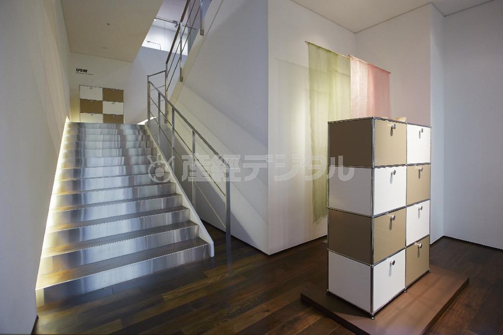 ＵＳＭ丸の内ショールームファサート内（提供写真）