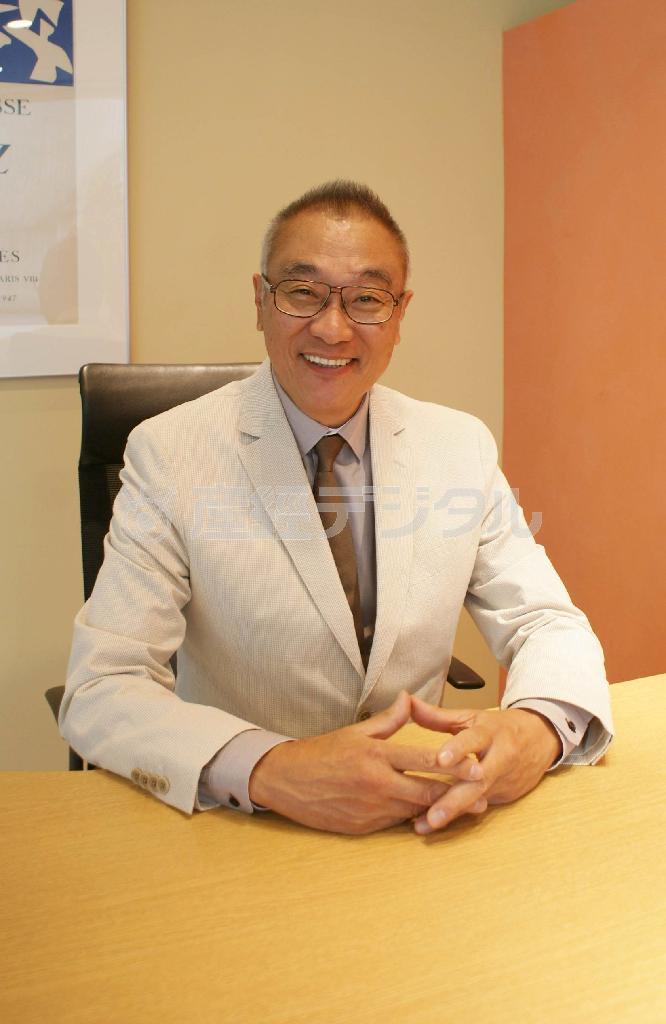 仕事、そして人生へのメッセージを著書に込めた須磨久善さん＝２０１４年４月２２日、東京都渋谷区（塩塚夢撮影）