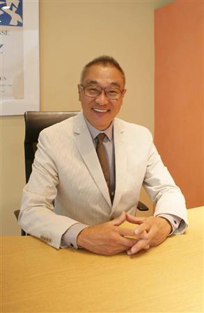 仕事、そして人生へのメッセージを著書に込めた須磨久善さん＝２０１４年４月２２日、東京都渋谷区（塩塚夢撮影）