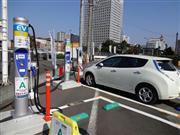 急速充電器を備えたオリックス・カーシェアステーション＝横浜市中区