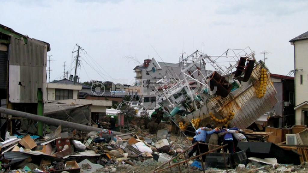 Ｃｈｉｍ↑Ｐｏｍ「気合い１００連発」２０１１年（提供写真）。（Ｃｃ）Ｃｈｉｍ↑Ｐｏｍ