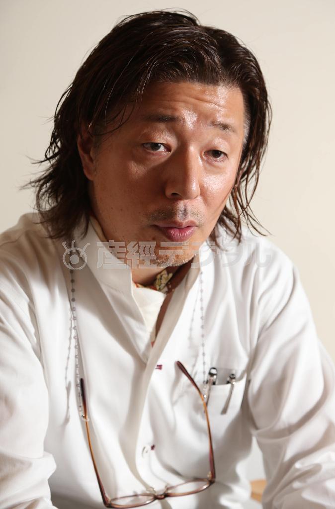 「レストラン＿よねむら」オーナーシェフ、米村昌泰さん＝２０１４年４月２８日、京都市東山区（恵守乾撮影）