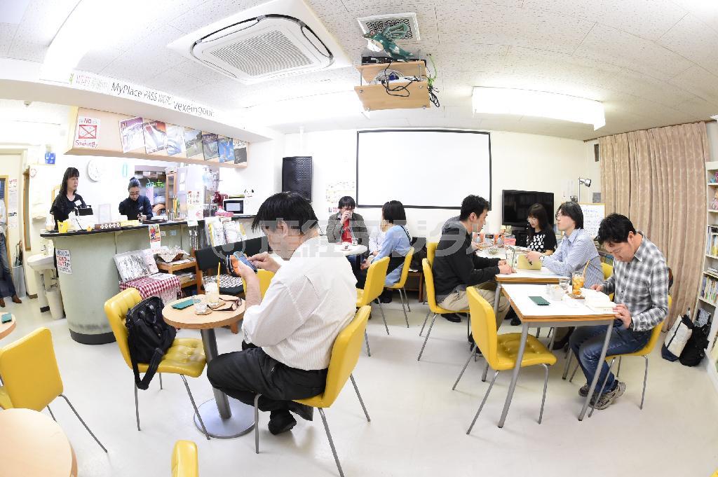 就労支援施設「Ａｌｔｅｒｎａｔｉｖｅ＿Ｓｐａｃｅ＿Ｎｅｃｃｏ（オルタナティブ・スペース・ネッコ）」＝２０１４年５月４日、東京都新宿区（提供写真）