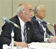 記者会見するＪＡ全中の万歳章会長。右は経団連の米倉弘昌会長＝１３日午後、東京・大手町の経団連会館