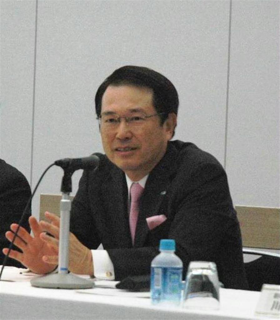ガス自由化について語る日本ガス協会の尾崎裕会長＝１４日、東京都千代田区