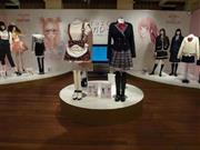 Ｋｙｏｔｏ＿ＭａＧｉＣで制作された２４点の衣服を展示＝２０１４年３月２３日（提供写真）