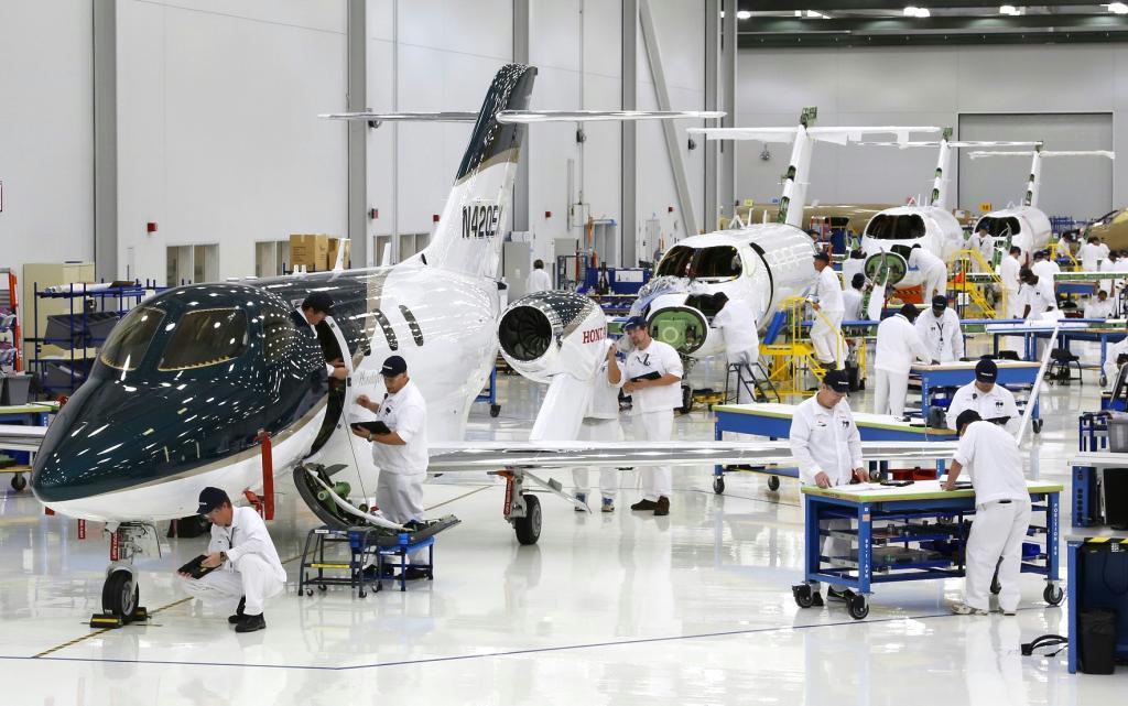 ホンダが量産を開始した小型ジェット機の製造工程（同社提供）