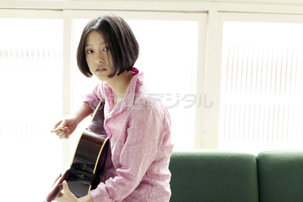 シンガー・ソングライター、見田村千晴さん（提供写真）